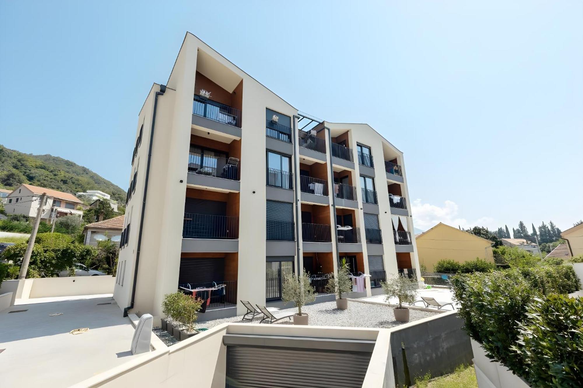 Fides Stylish Apartments Tivat With Pool Exteriér fotografie